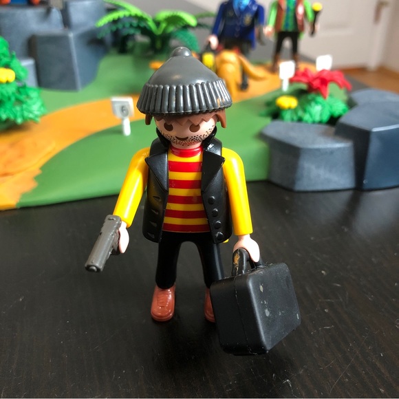 Playmobil Retired Superset 3136 Police Robber Set - Picture 7 of 15